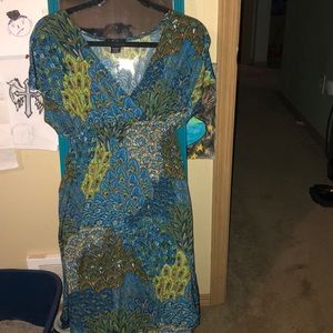 Lowcut pattern silk-like dress never warn